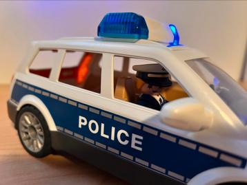 Politiepatrouille met hond in zijn bench. Playmobil  5184 beschikbaar voor biedingen