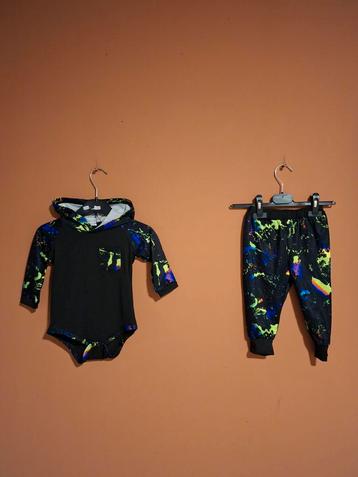 Baby setje maat 74 beschikbaar voor biedingen