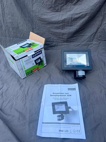 Gamma Breedstraler 30W LED met Sensor - Nieuw beschikbaar voor biedingen