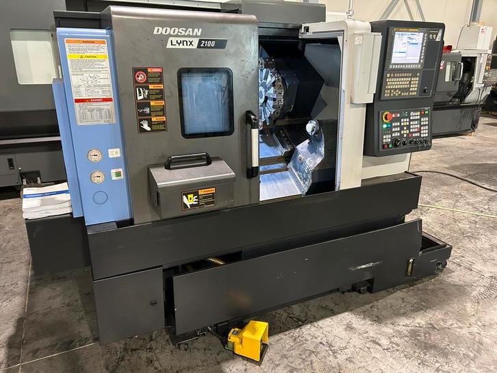 Doosan Lynx 2100 CNC Draaibank, Doe-het-zelf en Verbouw, Draaibanken, Zo goed als nieuw, Metaaldraaibank, 500 tot 1000 mm, Computergestuurd (Cnc)