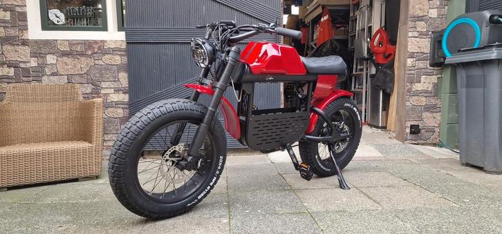 Ape Ryder Gibbon Rood, Fietsen en Brommers, Elektrische fietsen, Zo goed als nieuw, Overige merken, 50 km per accu of meer, Ophalen