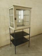 vintage brocante vitrinekast vitrine showcase nu 250 euro, Antiek en Kunst, Curiosa en Brocante, Ophalen
