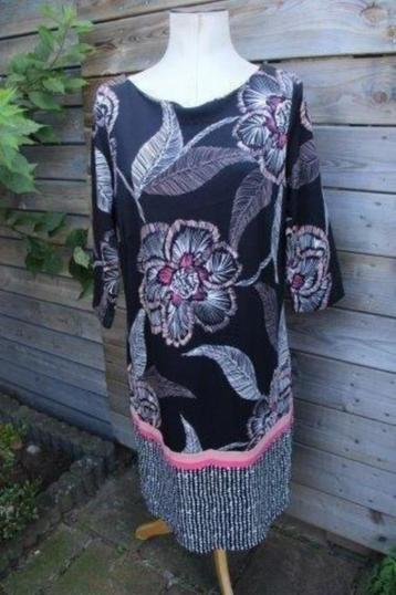 Jurk zwart/ wit/ roze Comma mt 44 Vaste prijs AANBIEDING beschikbaar voor biedingen