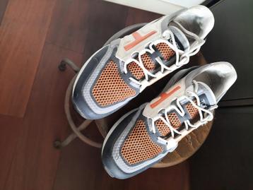 TODS Sneakers  beschikbaar voor biedingen