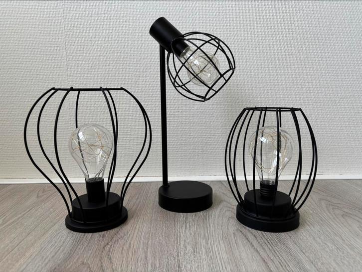 Industriële tafellampen - drie verschillende vormen, Huis en Inrichting, Lampen | Tafellampen, Zo goed als nieuw, Minder dan 50 cm