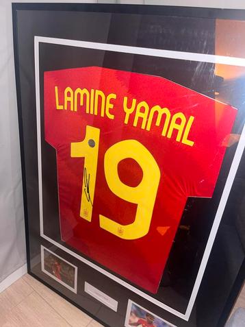 Gesigneerd Shirt van Lamine Yamal spaans elftal beschikbaar voor biedingen