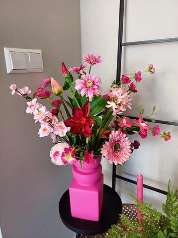 Zijden Bloemstuk - Hoge Kwaliteit - 60cm beschikbaar voor biedingen