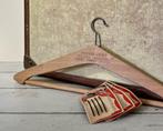 Vintage Franse kledinghanger Marchand Frères, Kleding | Dames, Ophalen of Verzenden, Gebruikt, Hout, Volwassenen