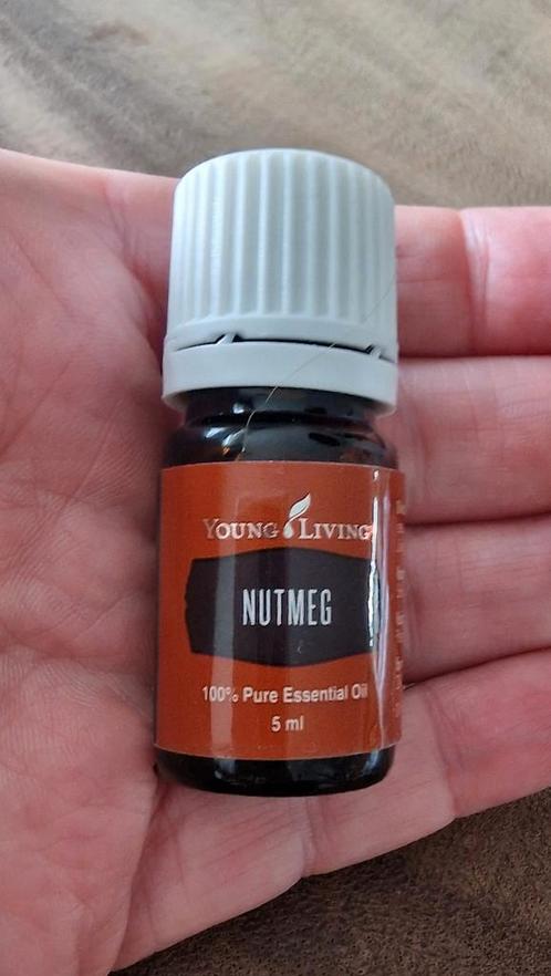 YOUNG LIVING Nutmeg, Sport en Fitness, Gezondheidsproducten en Wellness, Nieuw, Aroma, Ophalen of Verzenden