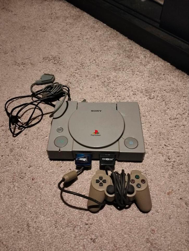 PlayStation 1 (PS1) - Klassieker!, Spelcomputers en Games, Spelcomputers | Sony PlayStation 1, Gebruikt, Met 1 controller, Met geheugenkaart