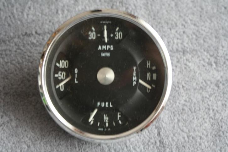 Mooie SMITHS UK Inbouw klok 4 in een klok is 60 jaar oud, Auto-onderdelen, Dashboard en Schakelaars, Mercedes-Benz, Oldtimer onderdelen