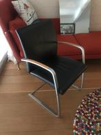 Design Stoel metaal en zwart leer met houten details, Ophalen, Zwart, Design stoel, Zo goed als nieuw