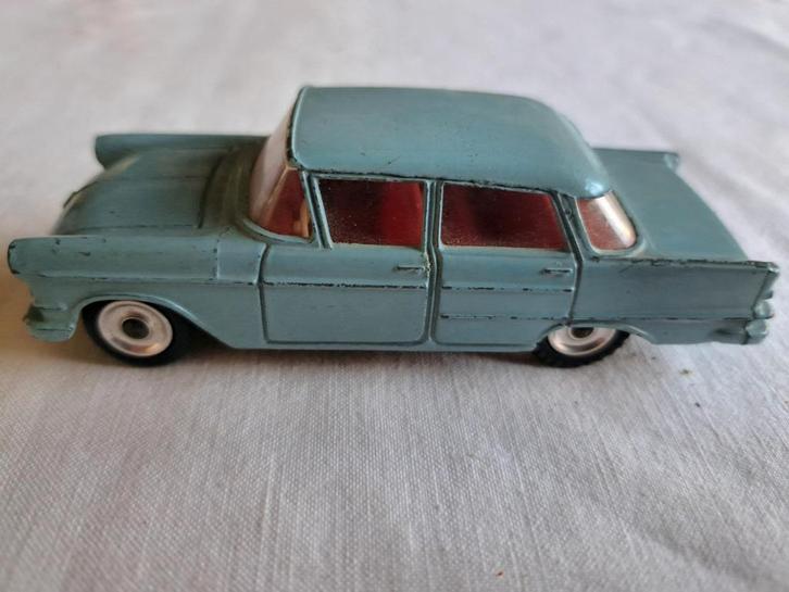 Dinky toys Opel Kapitan, Hobby en Vrije tijd, Modelauto's | 1:43, Zo goed als nieuw, Auto, Dinky Toys, Ophalen of Verzenden