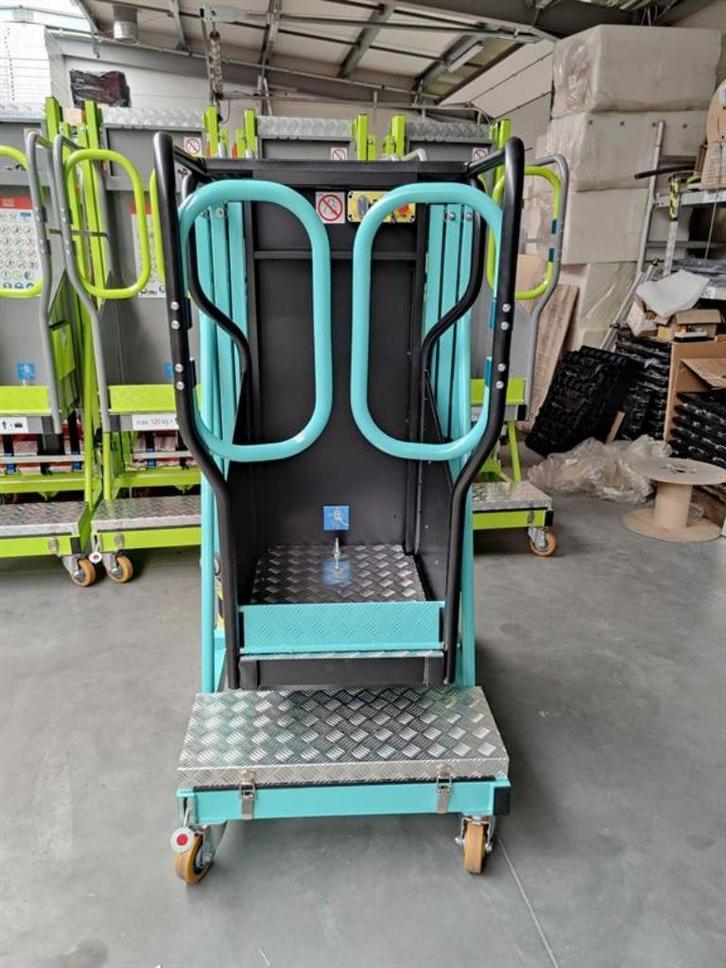 Alu Eenpersoons hoogwerkers, licht, compact, goedkoop, Aktie, Zakelijke goederen, Machines en Bouw | Liften, Steigers en Ladders