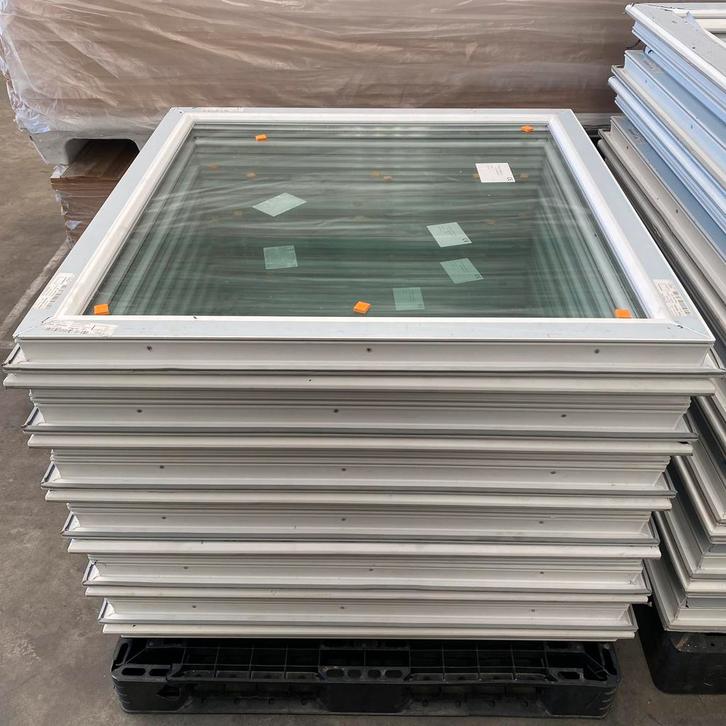 Kunststof raamkozijn met glas, wit, 1000x1000mm, Doe-het-zelf en Verbouw, Glas en Ramen, Nieuw, Gevelraam of Ruit, 80 tot 120 cm