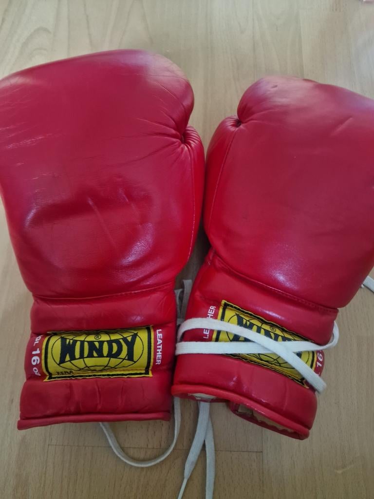 Rode Windy Bokshandschoenen 16oz - Zo goed als nieuw, Ophalen