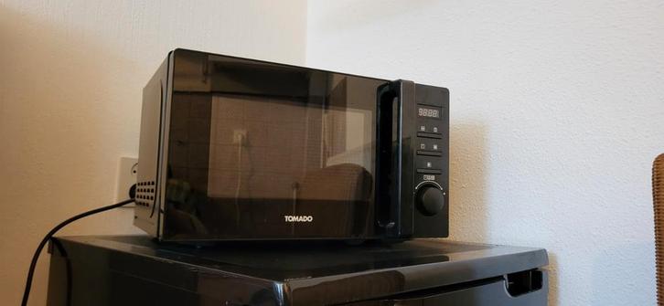 Tomado magnetron - Zo goed als nieuw!, Witgoed en Apparatuur, Magnetrons, Zo goed als nieuw, Inbouw, Combimagnetron, 45 tot 60 cm