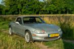 Mazda MX-5 uit 2000 | VEEL ONDERHOUD | NETTE STAAT, Auto's, Mazda, Zwart, 4 cilinders, Cabriolet, 990 kg
