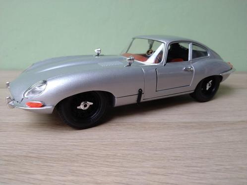 Jaguar E-Type 1961 Zilver Grijs Custom Bburago 1:18, Hobby en Vrije tijd, Modelauto's | 1:18, Zo goed als nieuw, Auto, Bburago