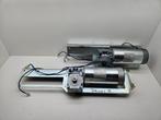2x Entrematic KVAL1HS Motor voor Automatische Deuren, Ophalen of Verzenden, Zo goed als nieuw, Binnendeur