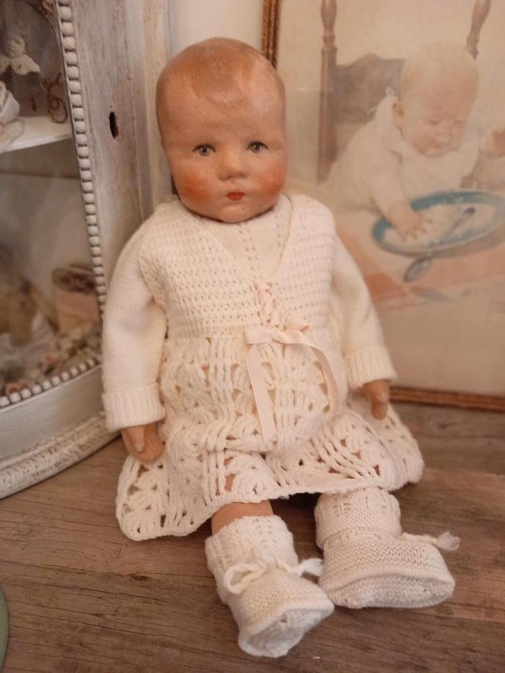 Vintage wollen baby poppen kleding 2 delig. jaren 50, Verzamelen, Poppen, Zo goed als nieuw, Kleertjes, Verzenden