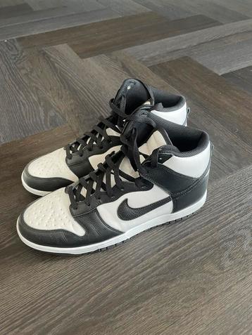 Nike dunk high maat 45