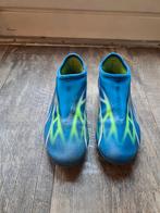 Veterloze blauwe voetbalschoenen maat 33, Sport en Fitness, Voetbal, Maat XS of kleiner, Ophalen of Verzenden, Zo goed als nieuw
