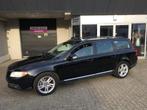 Volvo V70 2.0T Kinetic / YOUNGTIMER / NAVI / TREKHAAK / APK, Voorwielaandrijving, Euro 5, Zwart, 4 cilinders