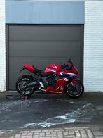 2025 CBR650R met Akrapovic uitlaat, Ophalen