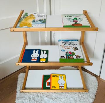 Vintage Schilte boekenrek boekenkastje kind montessori beschikbaar voor biedingen