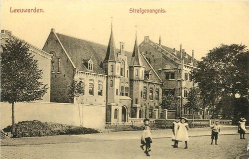 (379-230-049) Leeuwarden  Strafgevangenis, Verzamelen, Ansichtkaarten | Nederland, Friesland, Verzenden