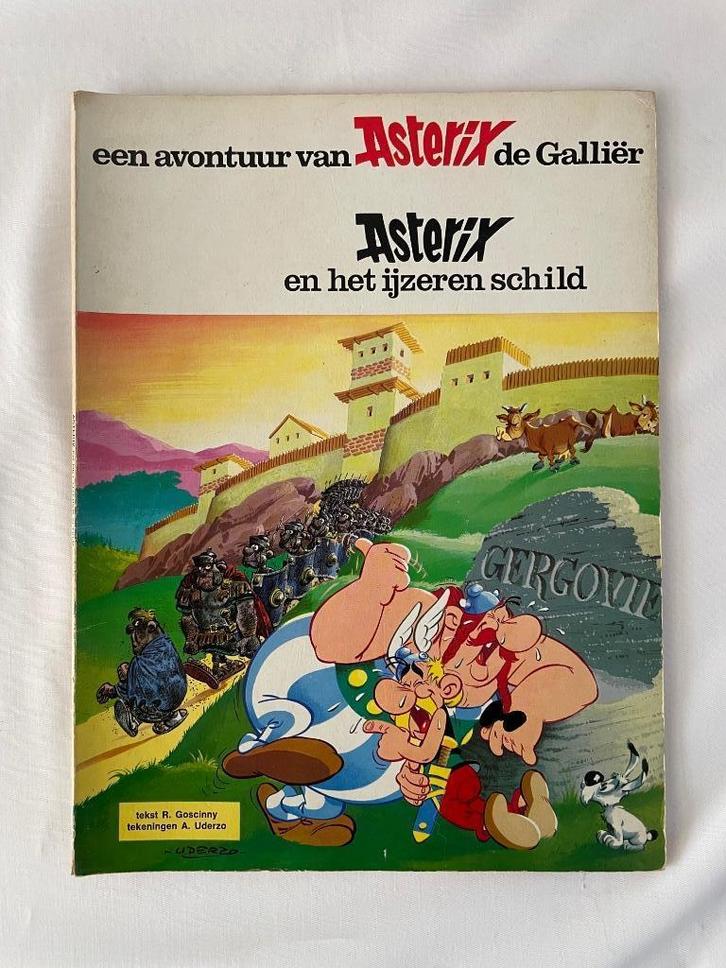 Asterix en het ijzeren schild. 1972, Boeken, Stripboeken, Gelezen, Eén stripboek, Ophalen of Verzenden