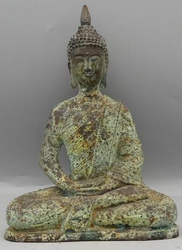 Vintage meditatie boeddha brons beeld lotusbloem in mantel beschikbaar voor biedingen