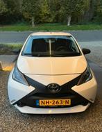 Toyota Aygo 1.0 Vvt-i 69pk 5D 2017 Wit, Auto's, Voorwielaandrijving, Stof, Zwart, Start-stop-systeem