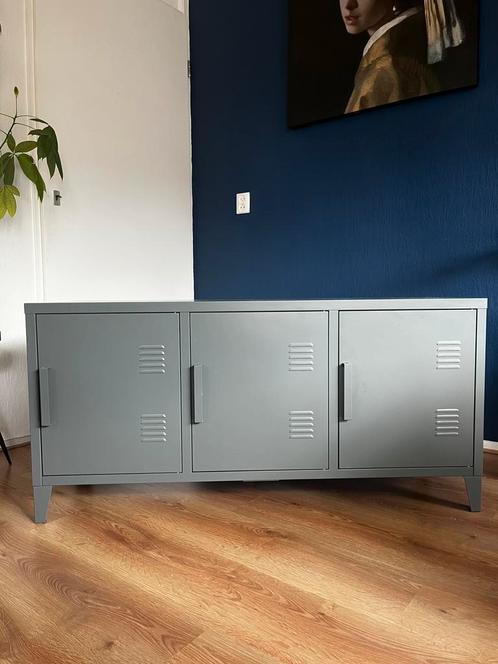 Tv meubel grijze locker kast, Huis en Inrichting, Kasten | Dressoirs, Gebruikt, 100 tot 150 cm, 25 tot 50 cm, Ophalen