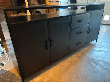 Zwarte Dressoir/Opbergkast - Hout & Aluminium beschikbaar voor biedingen