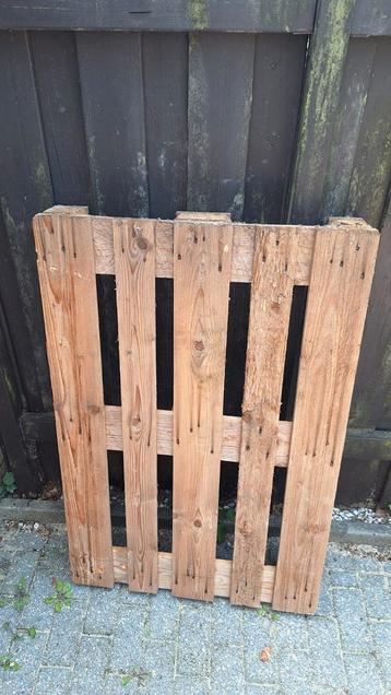 1 Pallet  5 euro beschikbaar voor biedingen