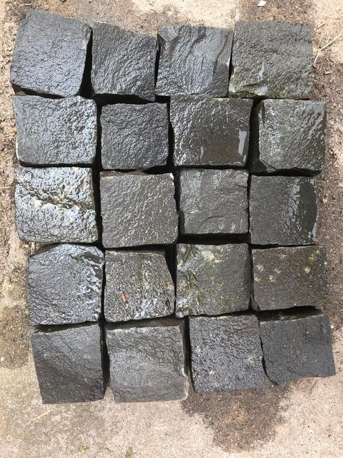 25 m2 Turks basalt kinderkoppen keitjes 4-6 cm zwart kassei, Tuin en Terras, Tegels en Klinkers, Zo goed als nieuw, Klinkers, Natuursteen