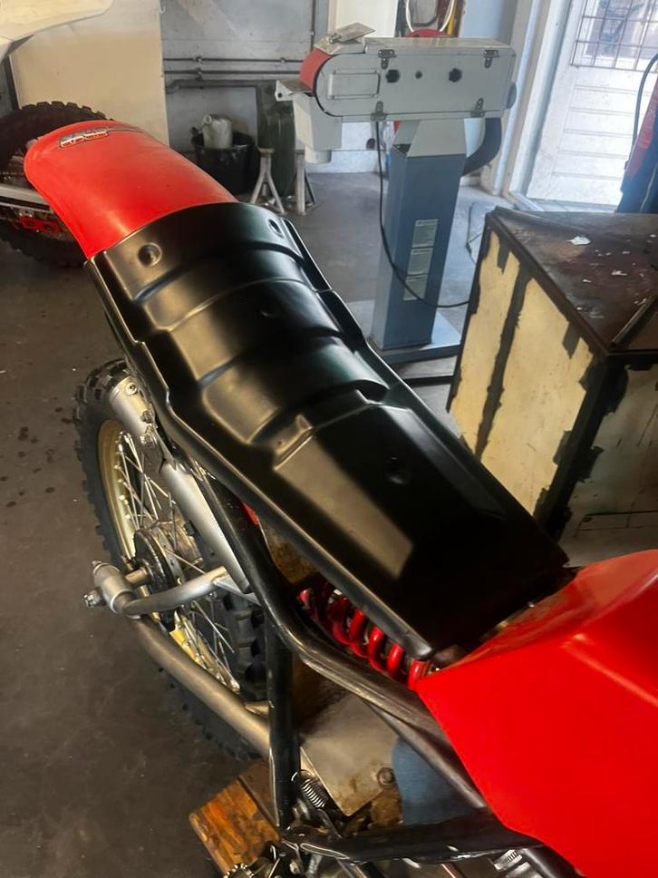 Kreidler gebben 3 zadelbasis en hoes, Fietsen en Brommers, Brommeronderdelen | Oldtimers, Nieuw, Overige merken, Ophalen of Verzenden