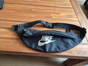 Nike schoudertasje  beschikbaar voor biedingen