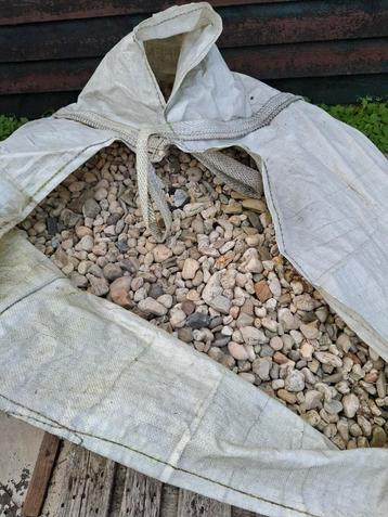 Boerenkiezel 2x big bags beschikbaar voor biedingen
