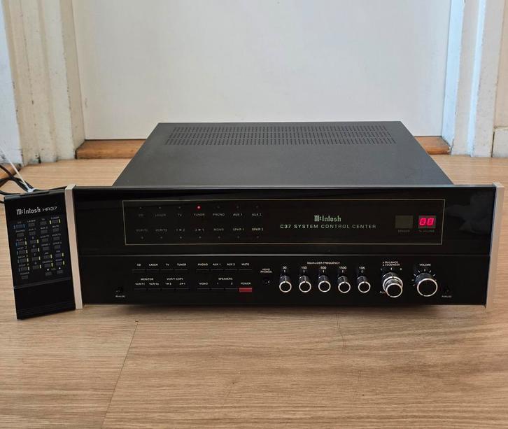 Mcintosh c37 ( voorversterker ), Audio, Tv en Foto, Versterkers en Receivers, Zo goed als nieuw, Stereo, Overige merken, Ophalen