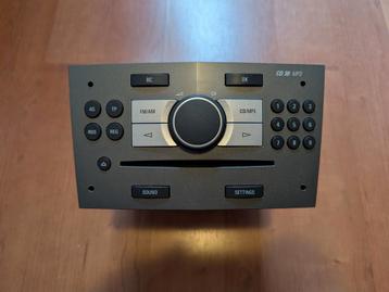 Opel Astra Station Radio CD30 MP3 (2006) beschikbaar voor biedingen
