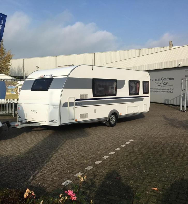 Adria 613 HT incl Isabella Commodore voortent + luifel., Caravans en Kamperen, Caravans, Particulier, tot en met 4, 1250 - 1500 kg