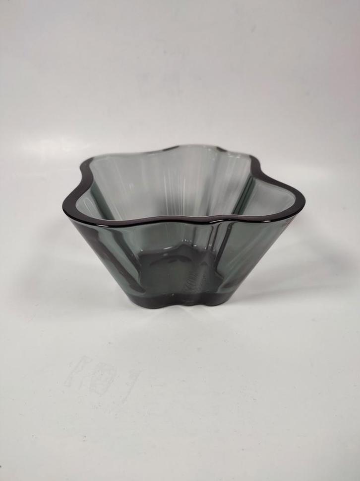 Iitalla Alvar Aalto Schaal 7,5 cm grijs waxinelichthouder, Antiek en Kunst, Antiek | Glas en Kristal, Ophalen of Verzenden