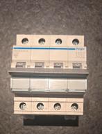 Diverse (differentieel) automaten - zekeringen, Doe-het-zelf en Verbouw, Elektra en Kabels, Ophalen of Verzenden, Zo goed als nieuw