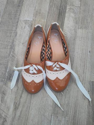 Milana Brogues bruin met crème maat 37 beschikbaar voor biedingen