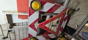 Wegwerkers afhalen zetting bord 1,50 x1,10 beschikbaar voor biedingen