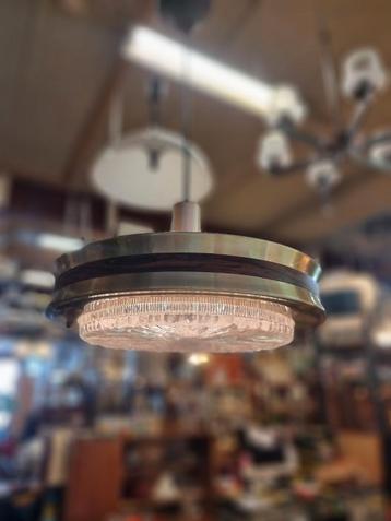 Vintage hanglamp mid century metaal en glas  beschikbaar voor biedingen