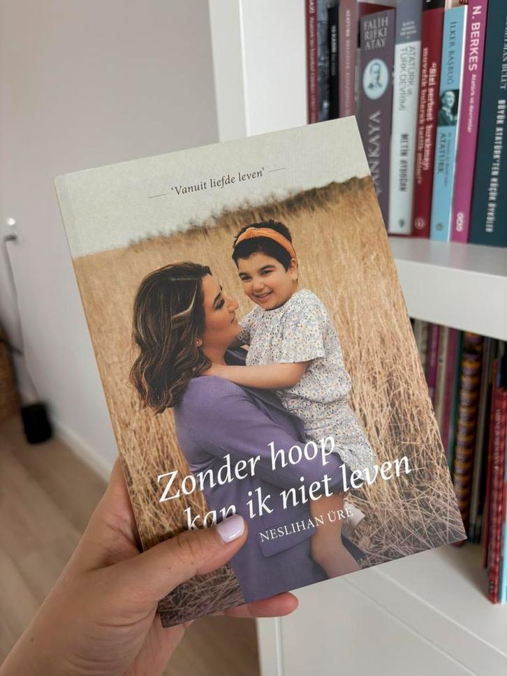 Zonder hoop kan ik niet leven – Neslihan Üre, Boeken, Psychologie, Zo goed als nieuw, Ophalen of Verzenden